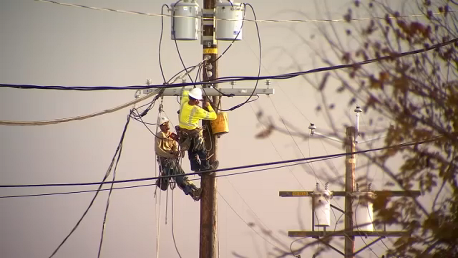 PG&E preparing for possible power outages ahead of strong wind and rain