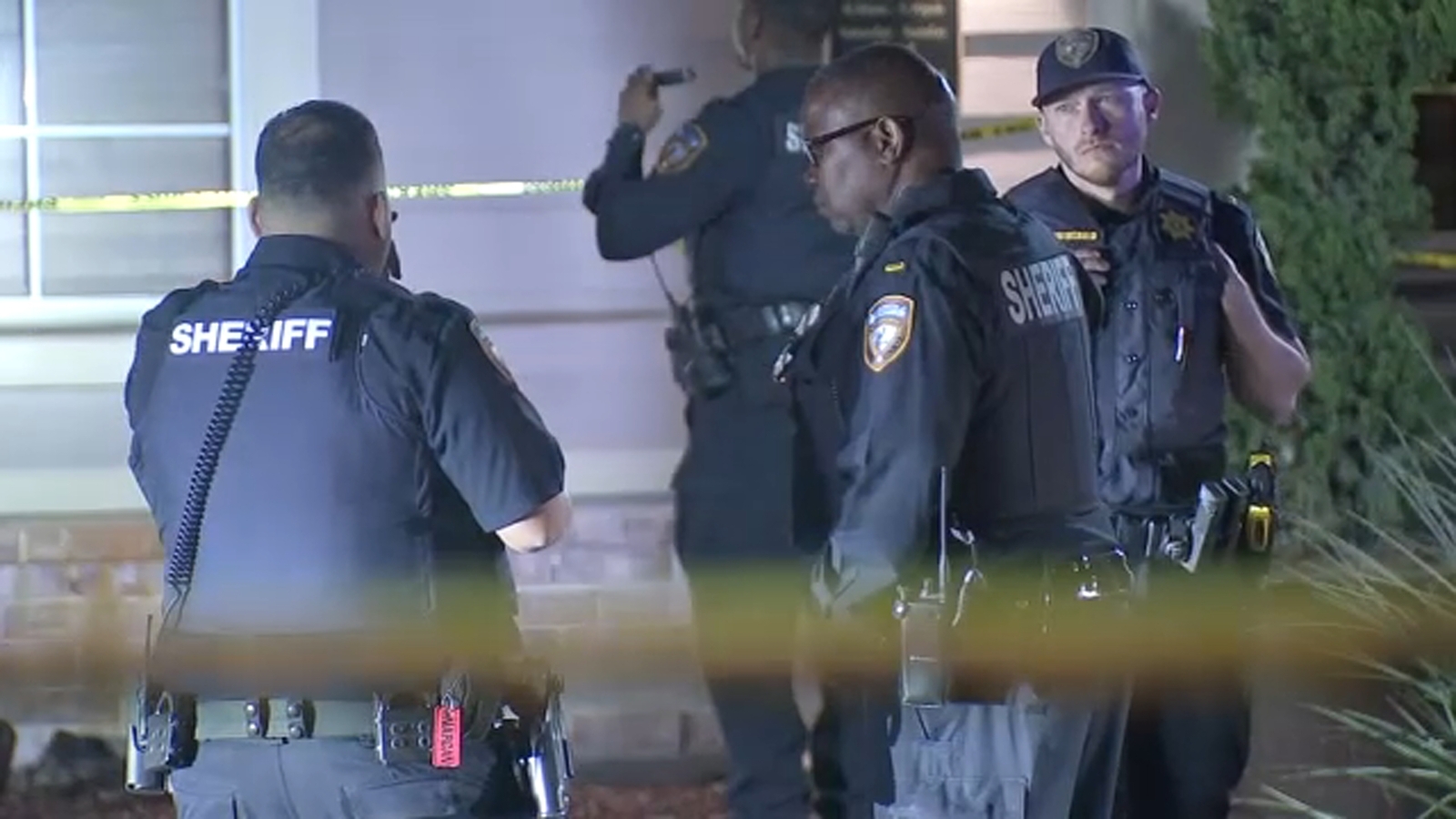 4 people shot during gun sale meet-up gone bad at Fallbrook Apartments ...