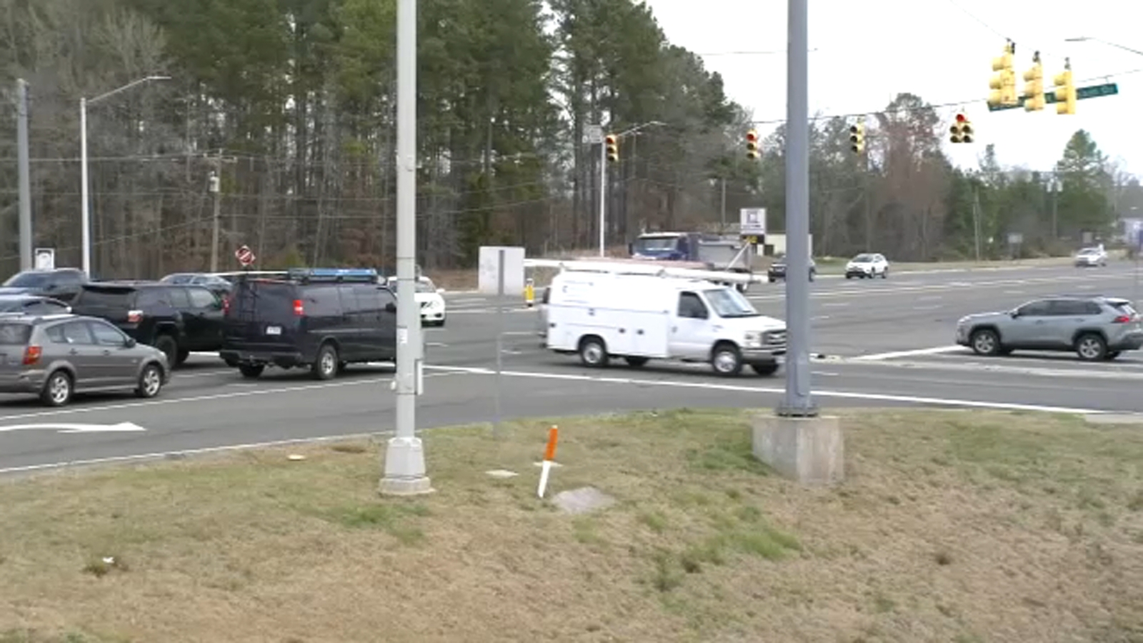 1 dead, 4 injured after driver in stolen car causes crash at Durham ...