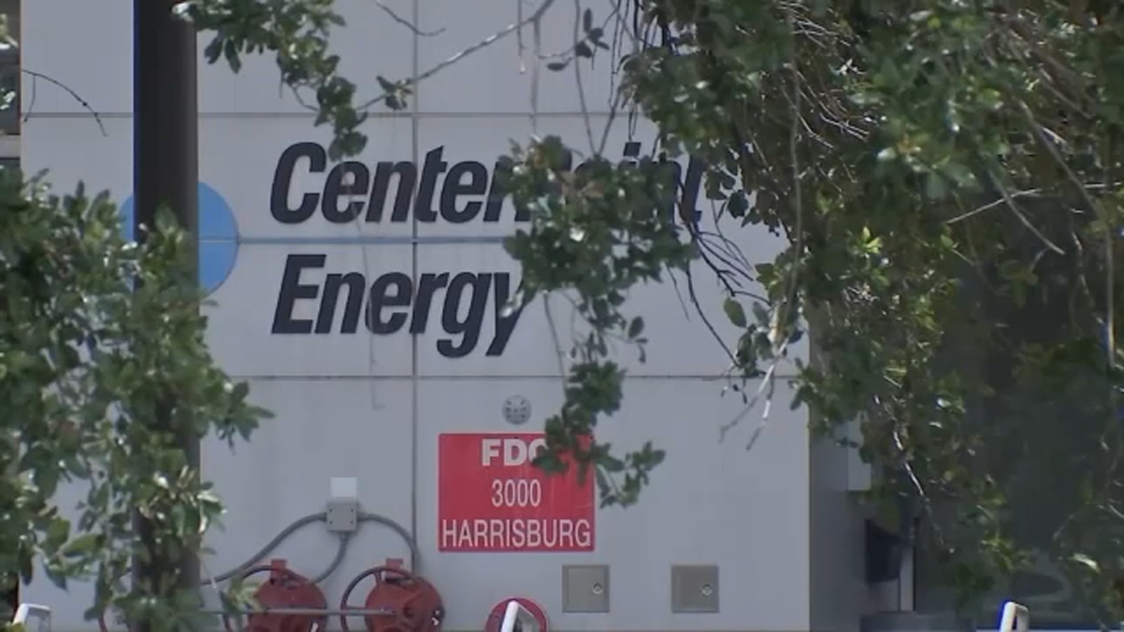 Over 80k customers without power following overnight thunderstorms throughout Houston area