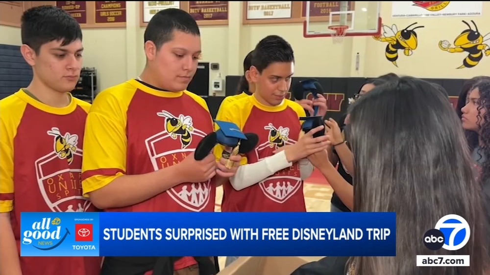 8 special-needs students in Oxnard get Disneyland surprise