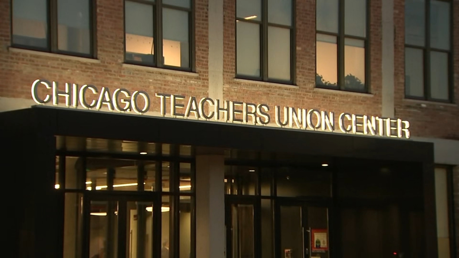 Chicago Teachers Union contract news: CTU reaches tentative agreement ...
