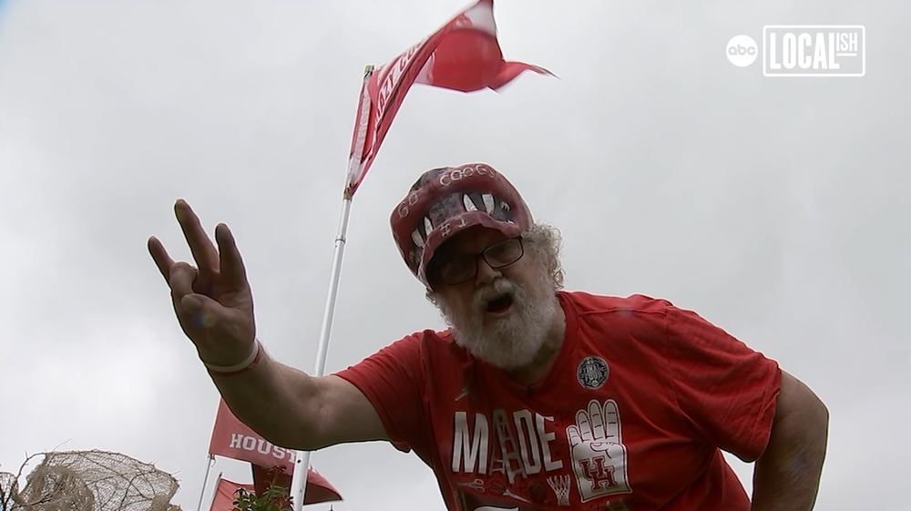 Meet ultimate UH fan "The Crazy Cougar"