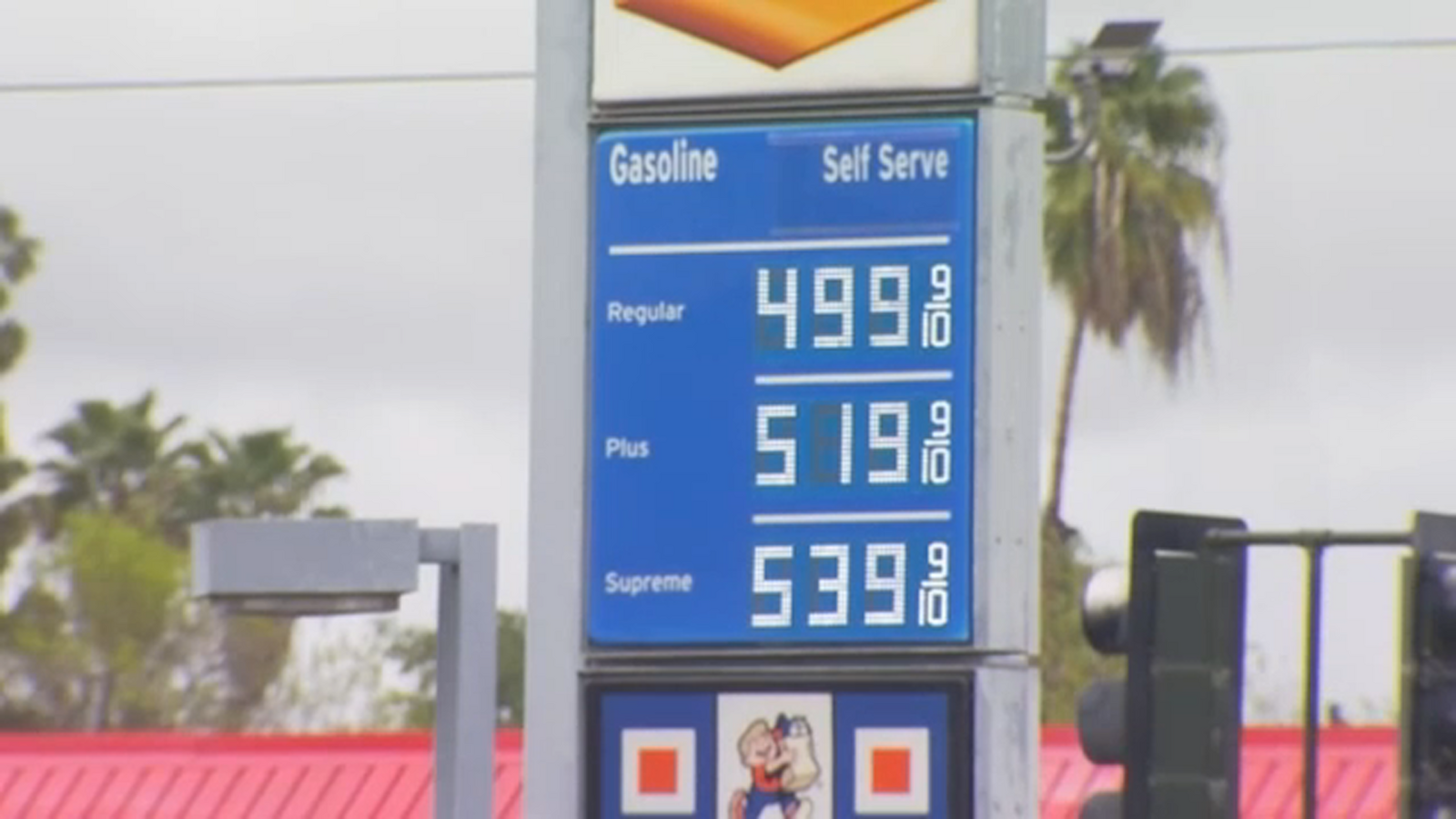 Fresno gas prices up 25¢ in one week, Easton station operator says margins remain tight
