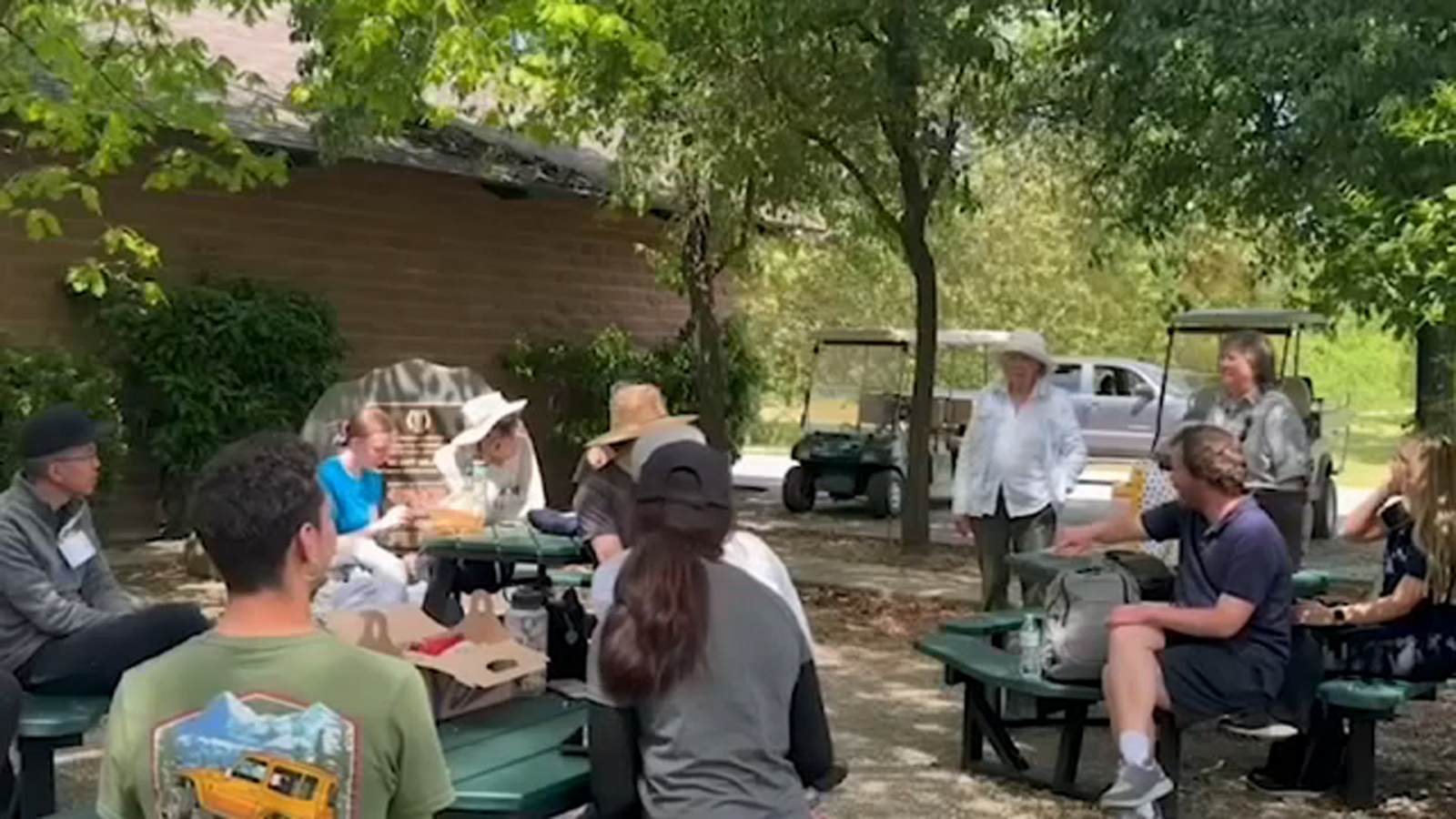 Fresno State students give back during spring break