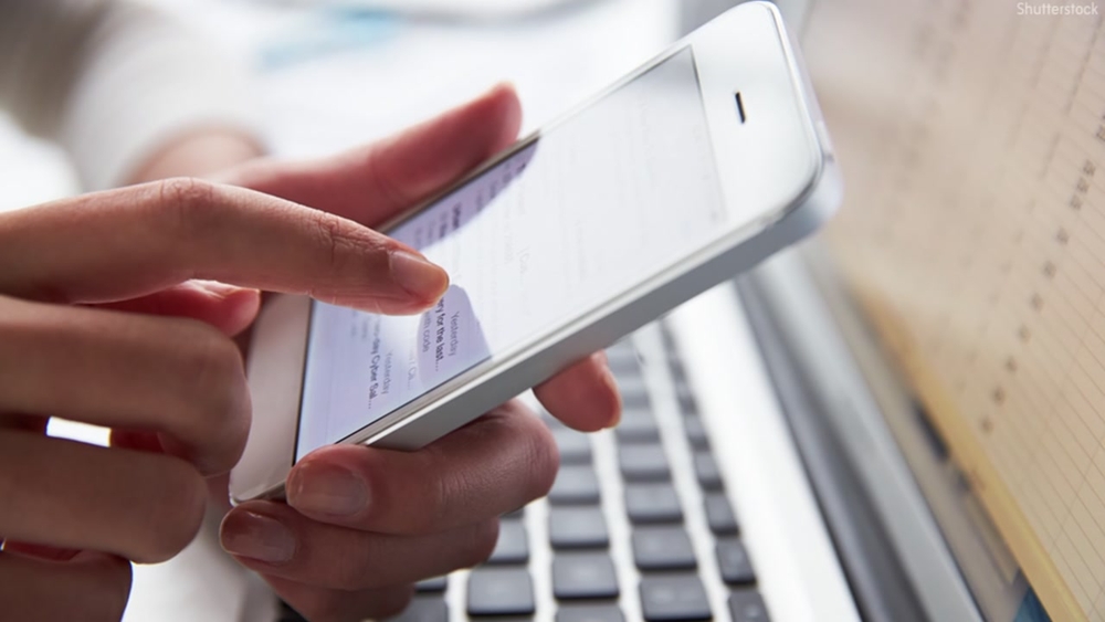 Molecules left on cellphone can reveal your lifestyle