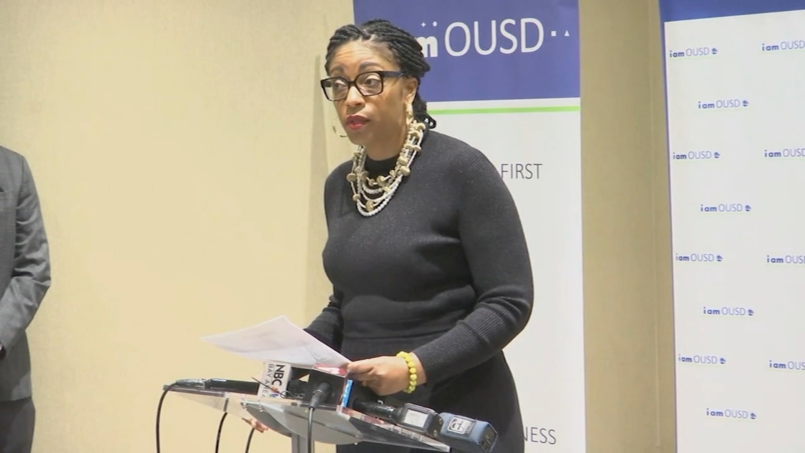 Oakland Unified board member raises concerns of possible ouster of superintendent at meeting