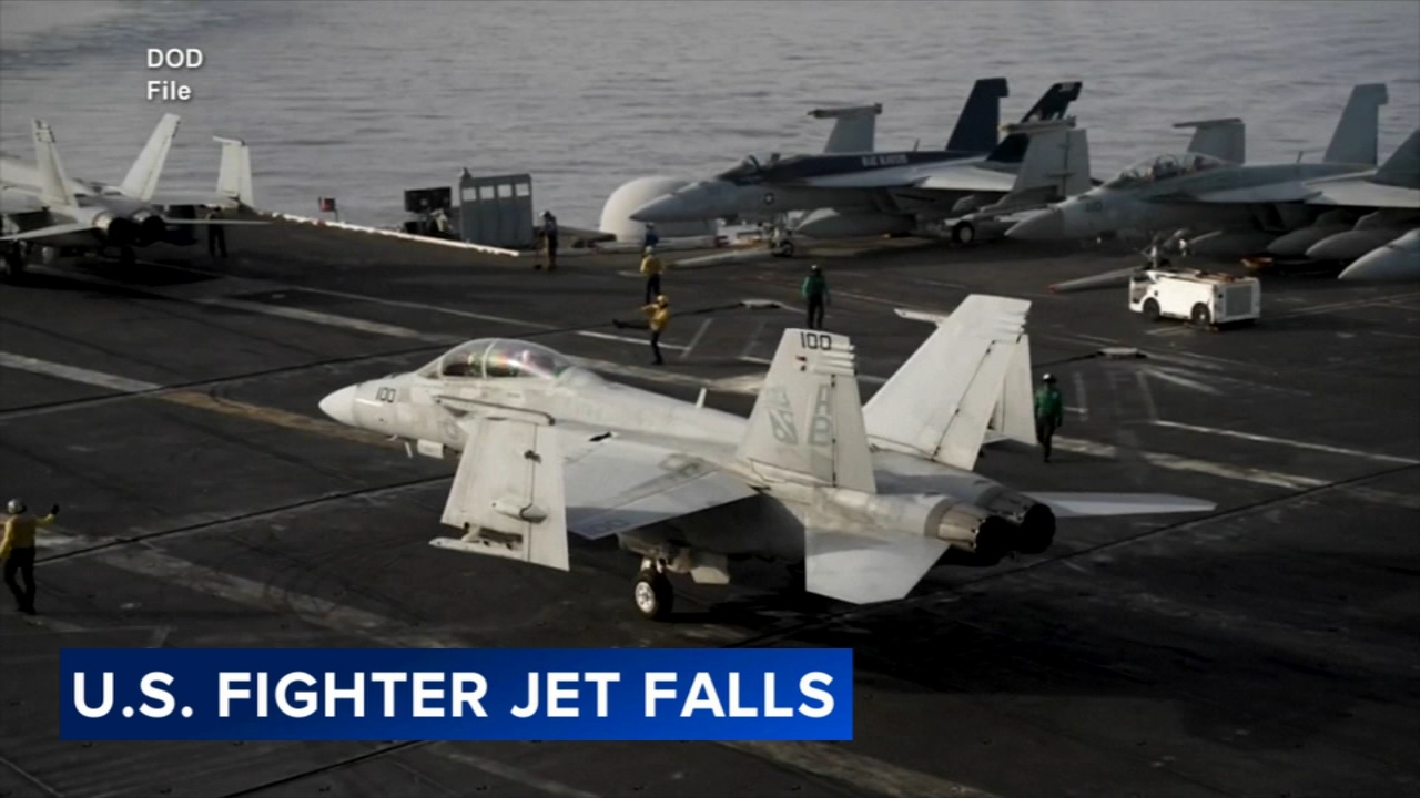 US fighter jet rolls off aircraft carrier, sinks into Red Sea, Navy says