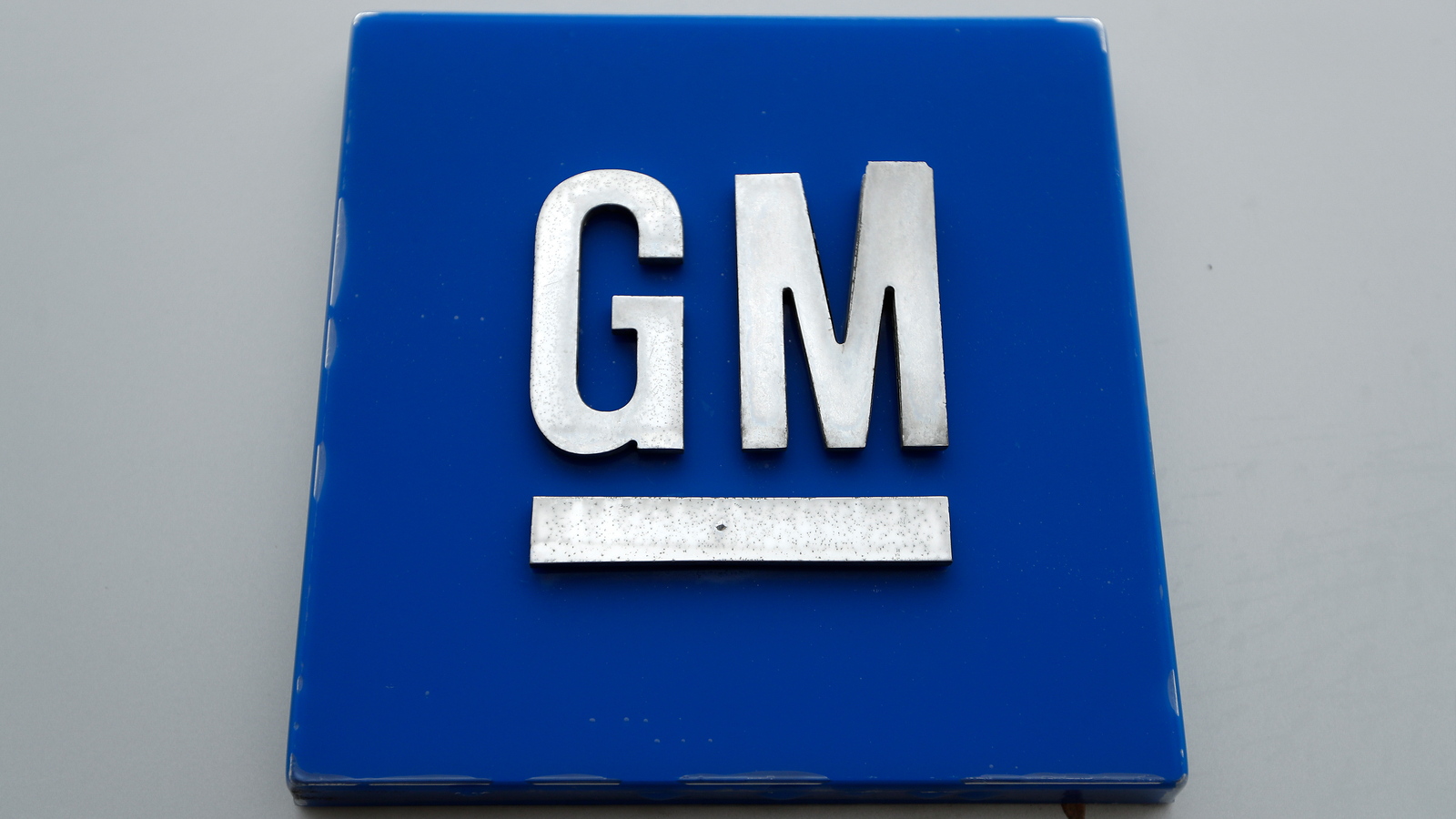 GM recalls nearly 600,000 Cadillac, Chevrolet and GMC cars due to engine failure risks