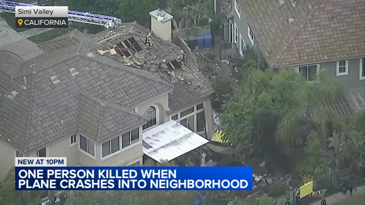 1 dead after plane crashes into homes in California: officials