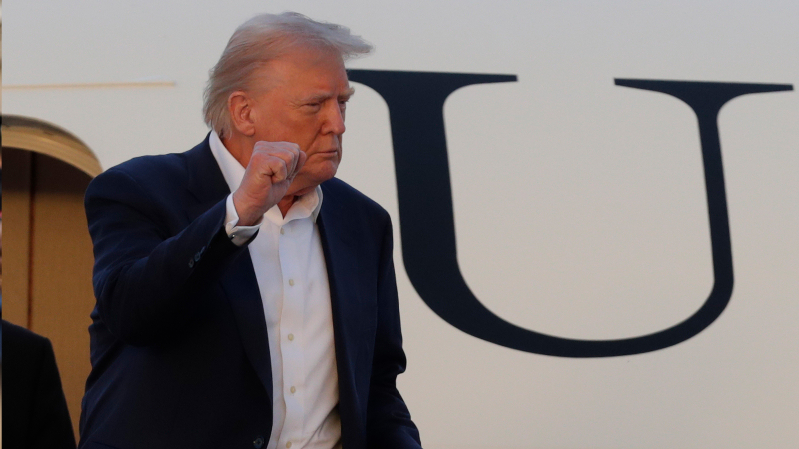 Trump administration says it'll pay immigrants in the US illegally $1,000 to leave the country