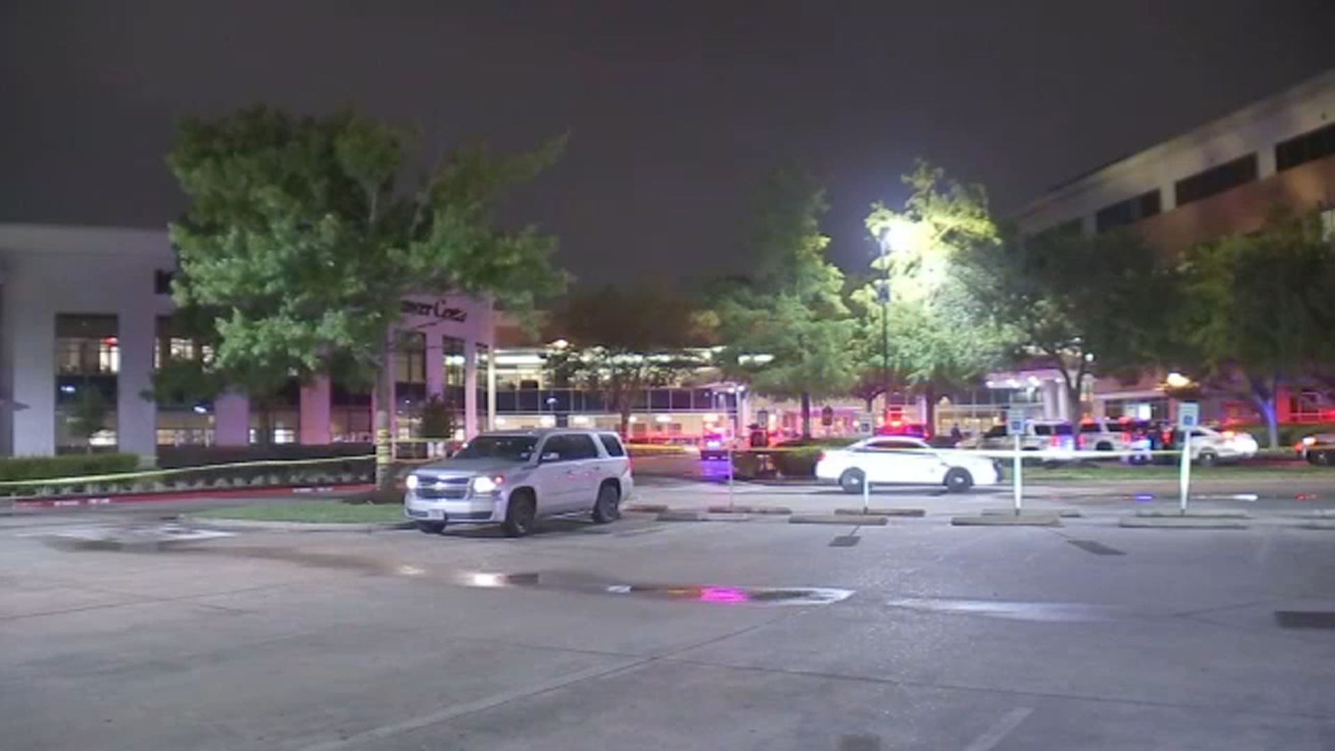 Man with knife killed by deputies in NW Harris County, officials say