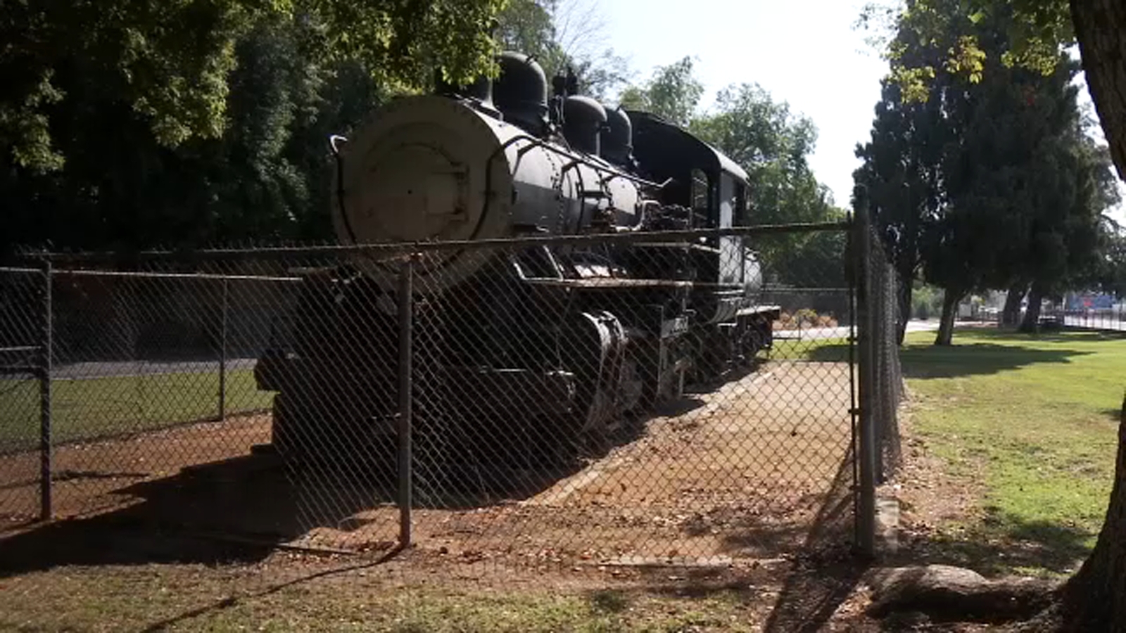 Train at Fresno's Roeding Park moving to Kingsburg after nearly 70 years