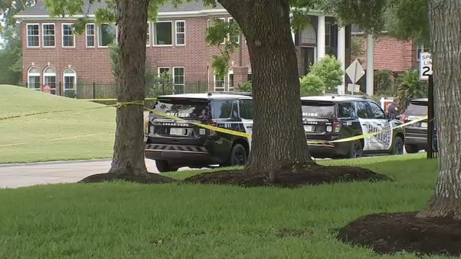 Land Shouting Sugar Land neighborhood closed off as investigation continues into ...