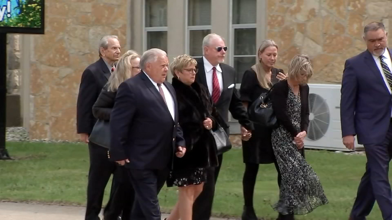 Democrats join with Republicans to pay respects to former Gov. Ryan