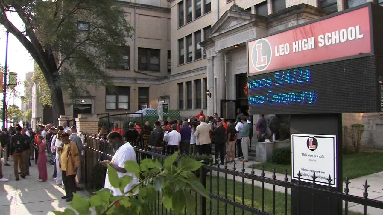 Leo High School to hold prayer service for new Chicago-born pope