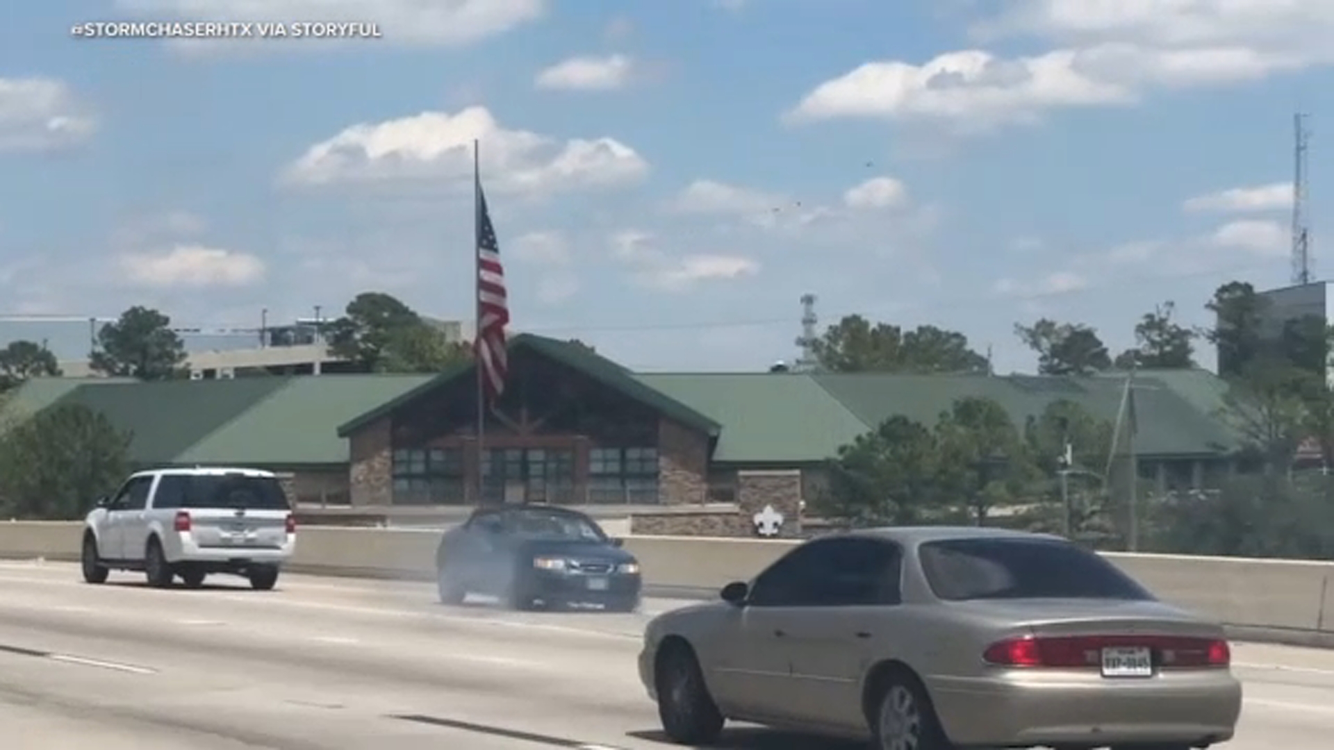 Bizarre towing incident causes chaos on Houston freeway