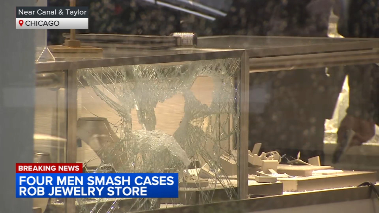 'Smash-and-grab' burglars target South Loop jewelry store: CPD