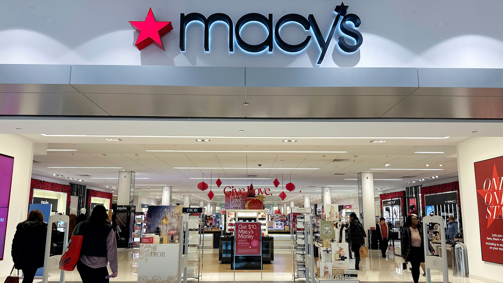 What's open and closed on Memorial Day 2025?