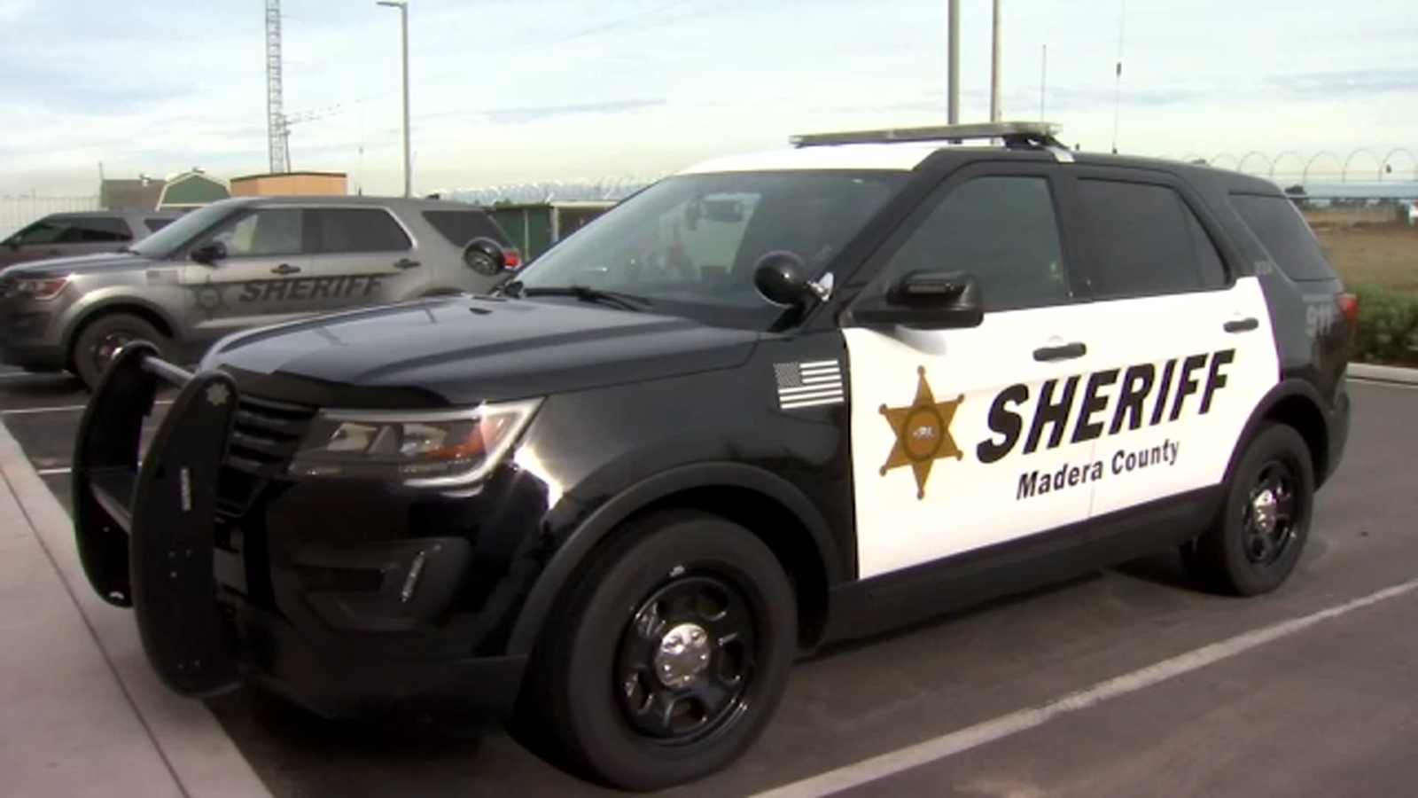 Bay Area woman traveling for business carjacked at knifepoint in Madera County, deputies say