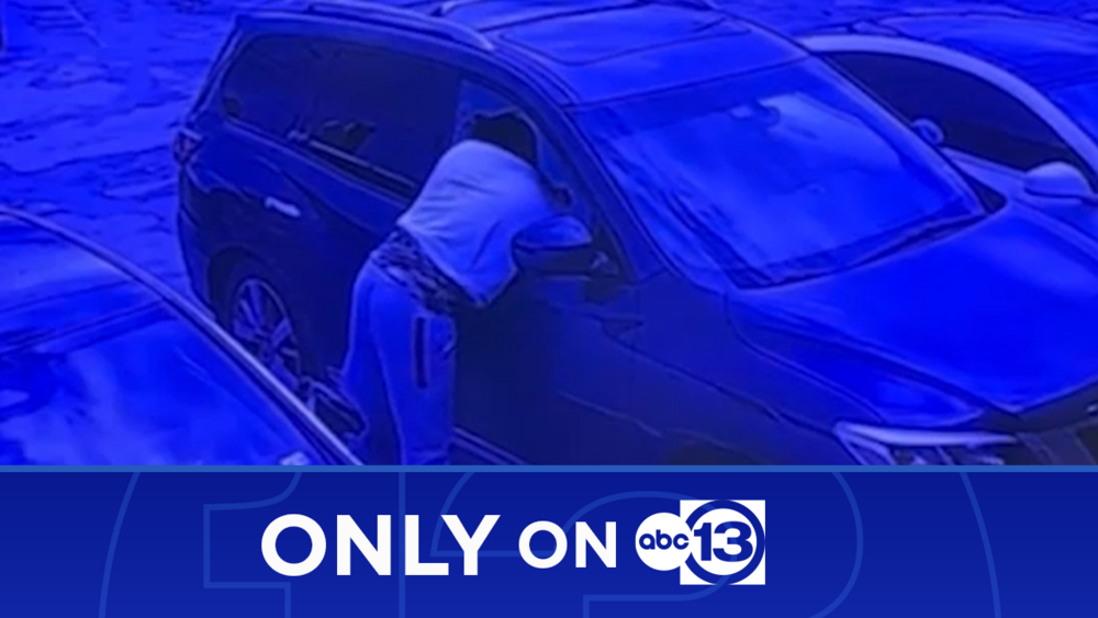 Only on 13: Pasadena couple robbed of $9,000 they'd just withdrawn to buy car for son