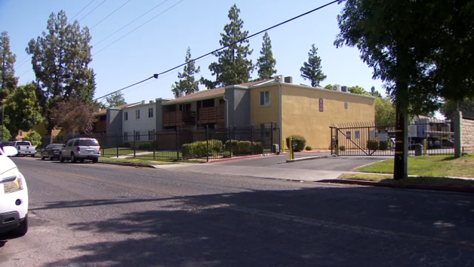 Man stabbed when breaking into ex-girlfriend's apartment in southeast Fresno, police say