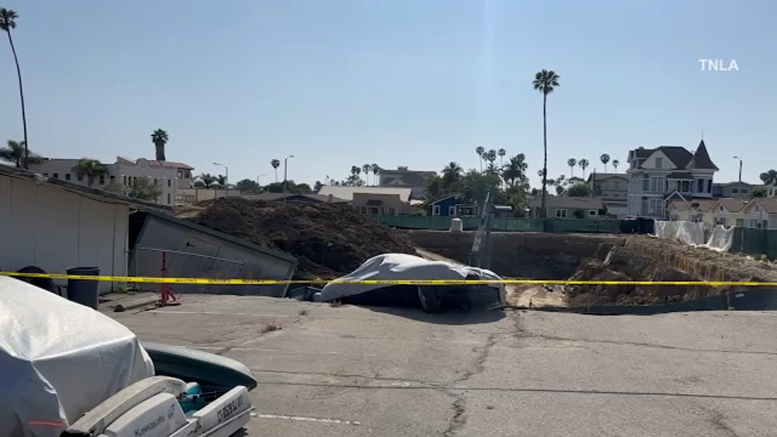 Large sinkhole near Ventura construction site swallows cars