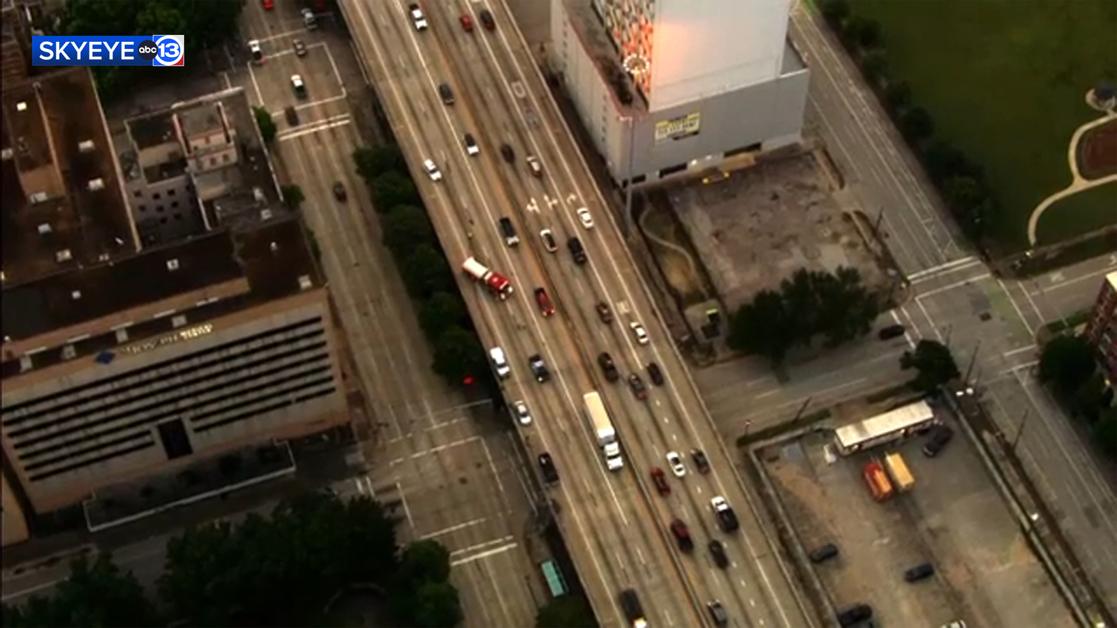 13 Alert Traffic: Crash on I-45 NB lanes at Pierce Street near downtown ...