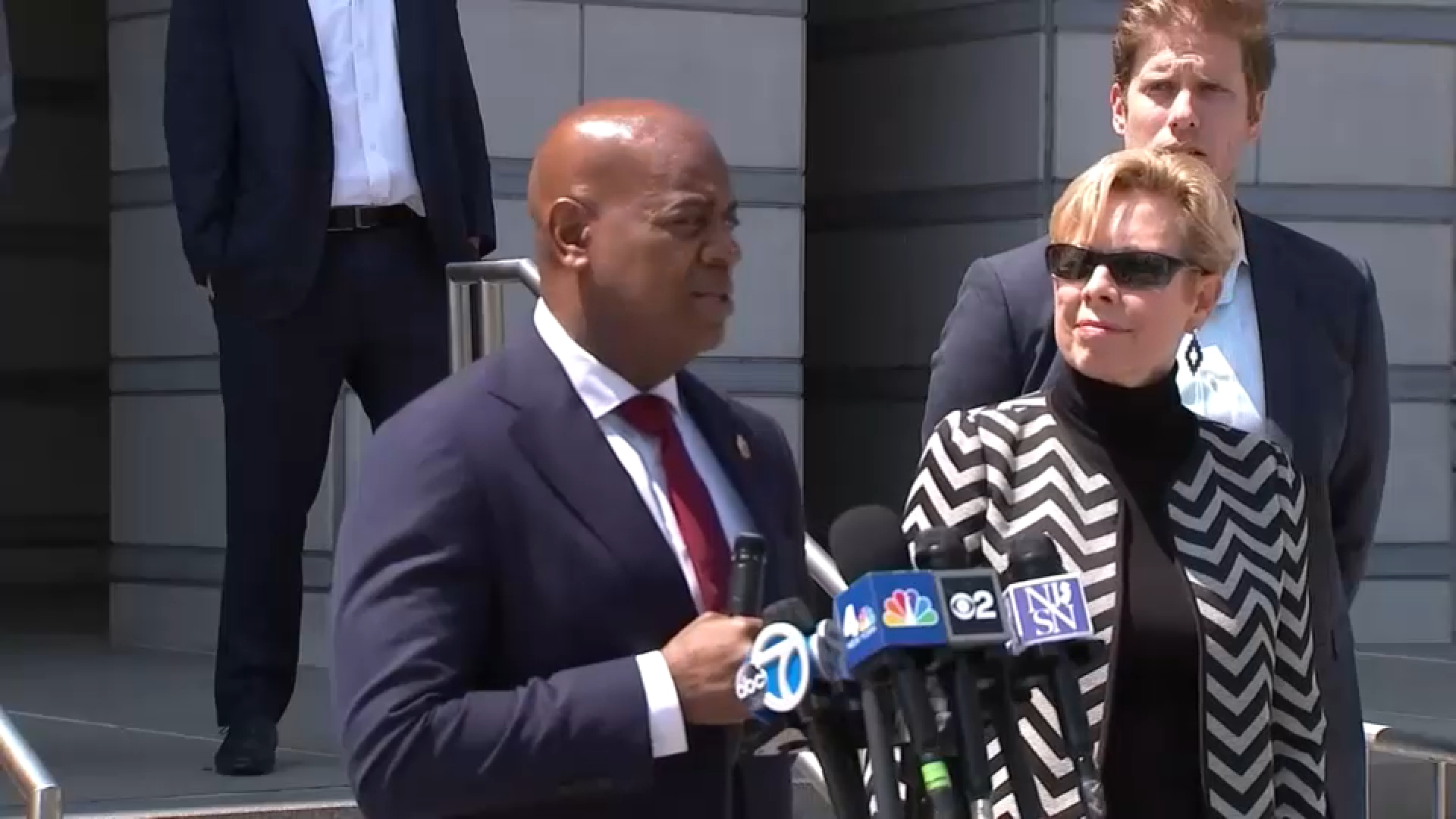 Newark mayor files lawsuit against federal government for false arrest and defamation