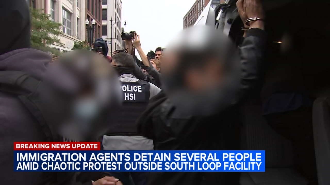 Several taken into custody by apparent ICE agents in South Loop