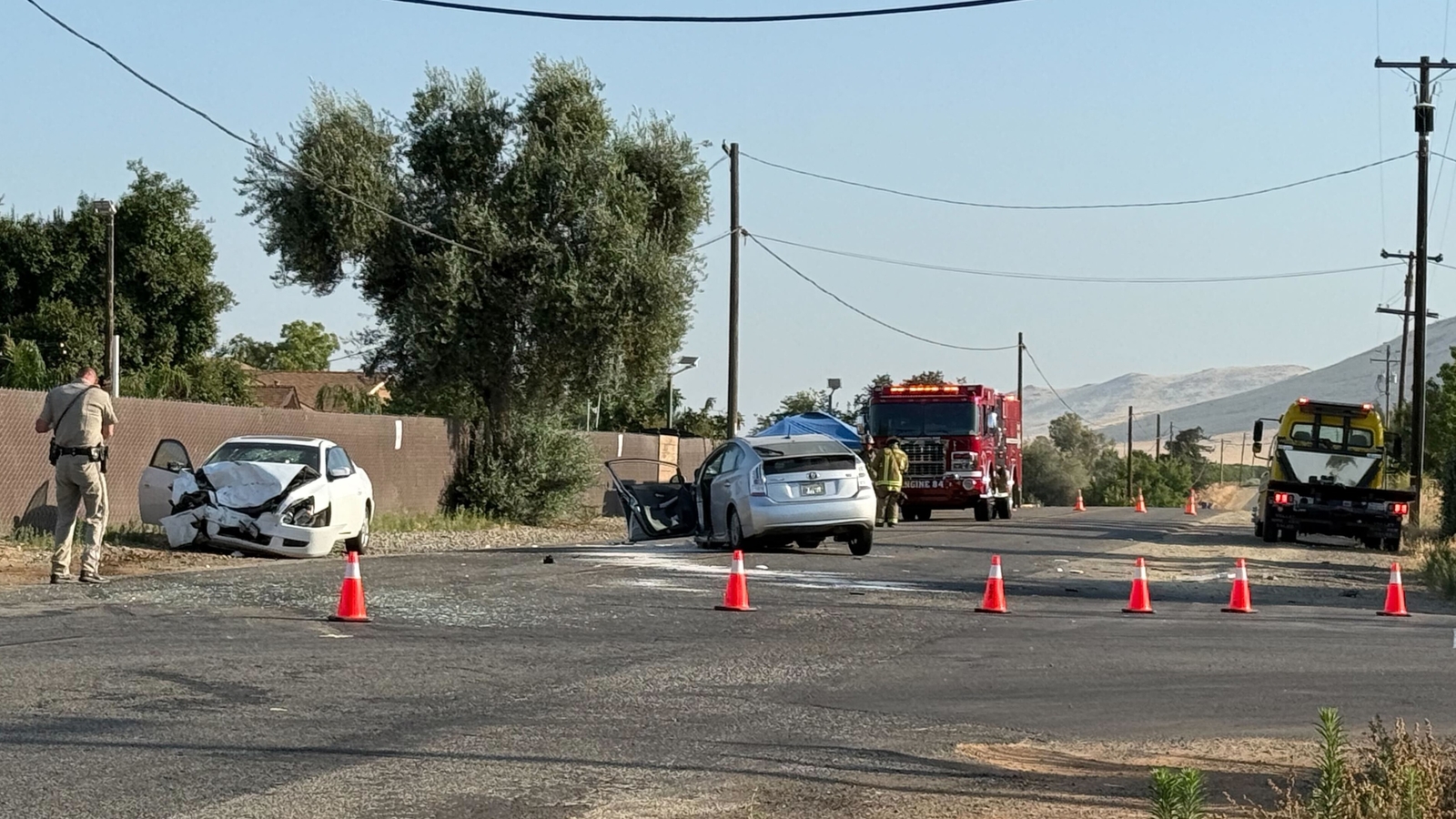 Man dead, woman airlifted to hospital following crash in Fresno County, CHP says