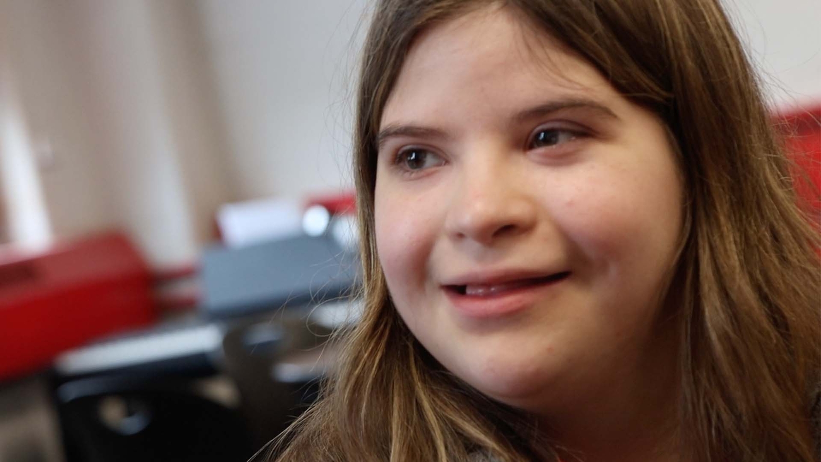 Teen singer with Down syndrome uses voice to inspire others
