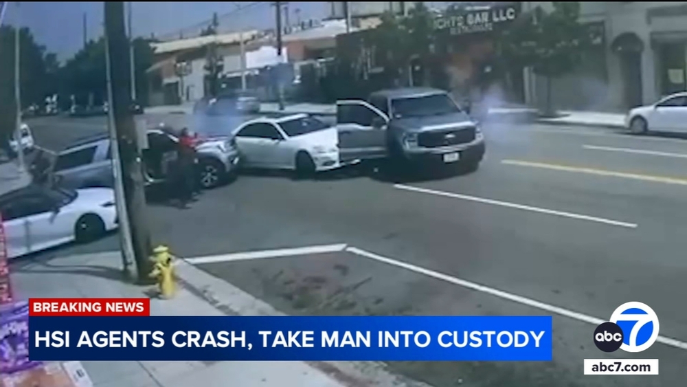 ICE agents ram car to take man into custody in Boyle Heights