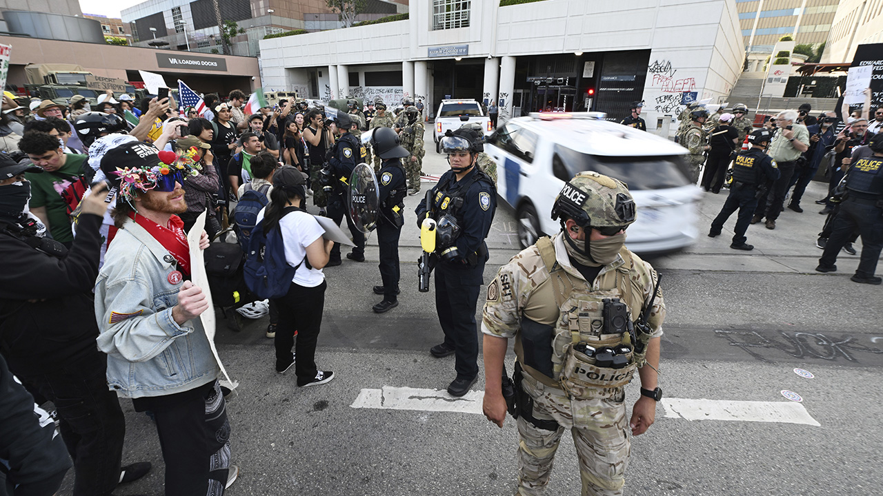 LA prepares for 'No Kings' rallies