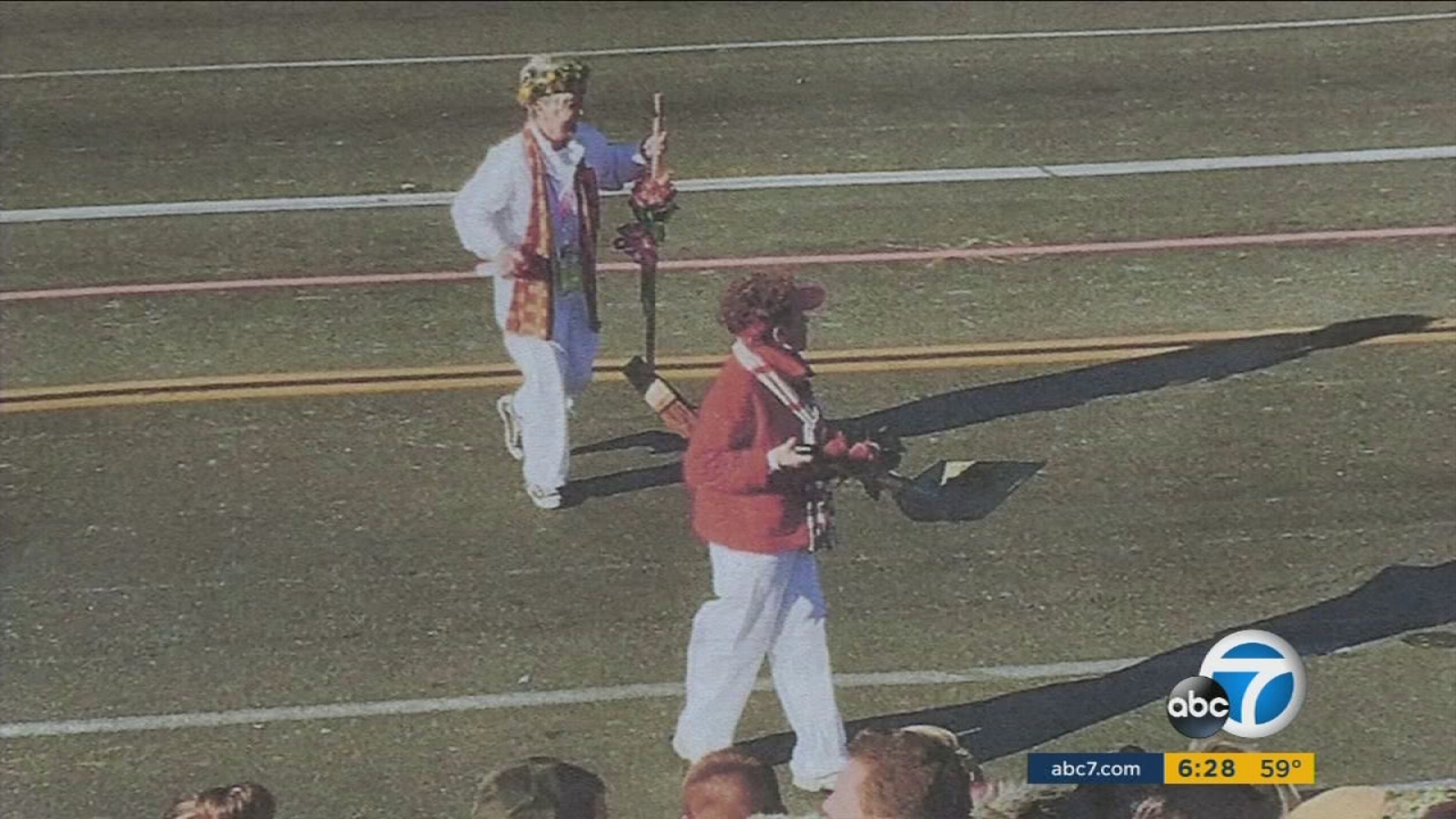 'Pooper Scoopers' the unsung heroes of Rose Parade ABC7 Los Angeles