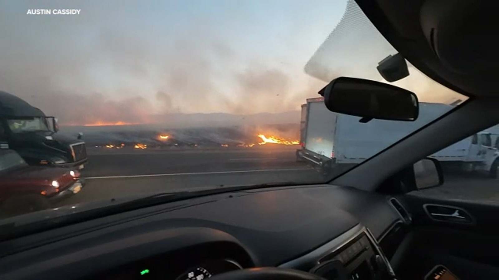 Couple recounts being stranded on I-5 as brush fire burned near Coalinga