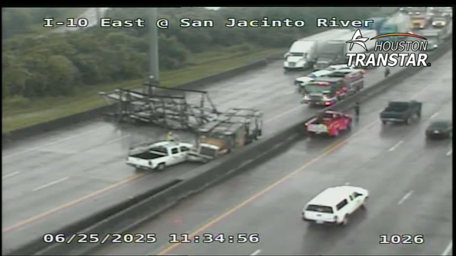 All eastbound lanes reopened after heavy truck crash shuts down I-10 ...