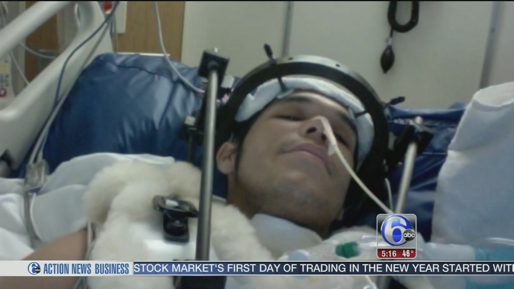 Device to help those with spinal cord injuries