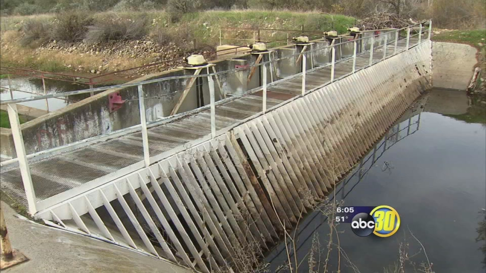 Experts keeping close eye on Kings River water levels out of fear of