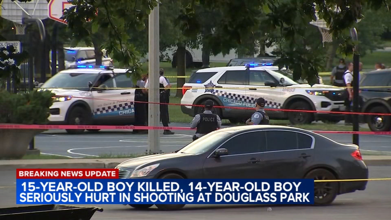 
1 dead, 1 wounded in shooting at park on West Side: CPD