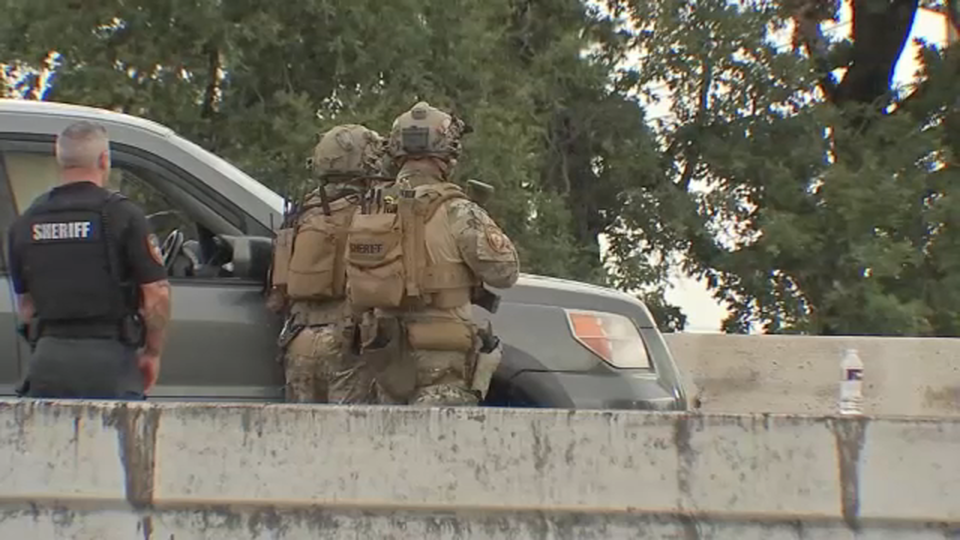 Armed woman surrenders after hourslong standoff on North Fwy