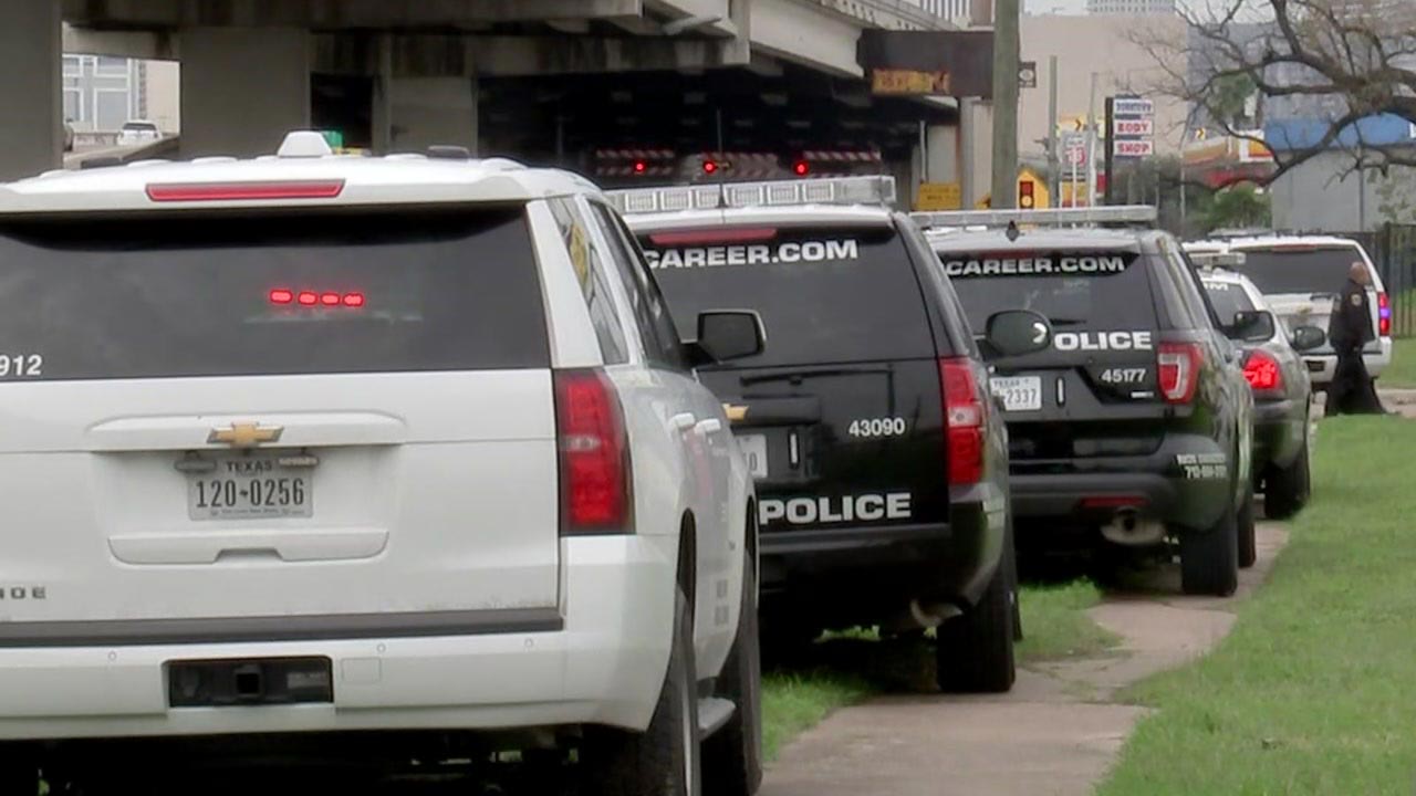 Body found hours after apparent hit and run accident along Gulf Freeway ...