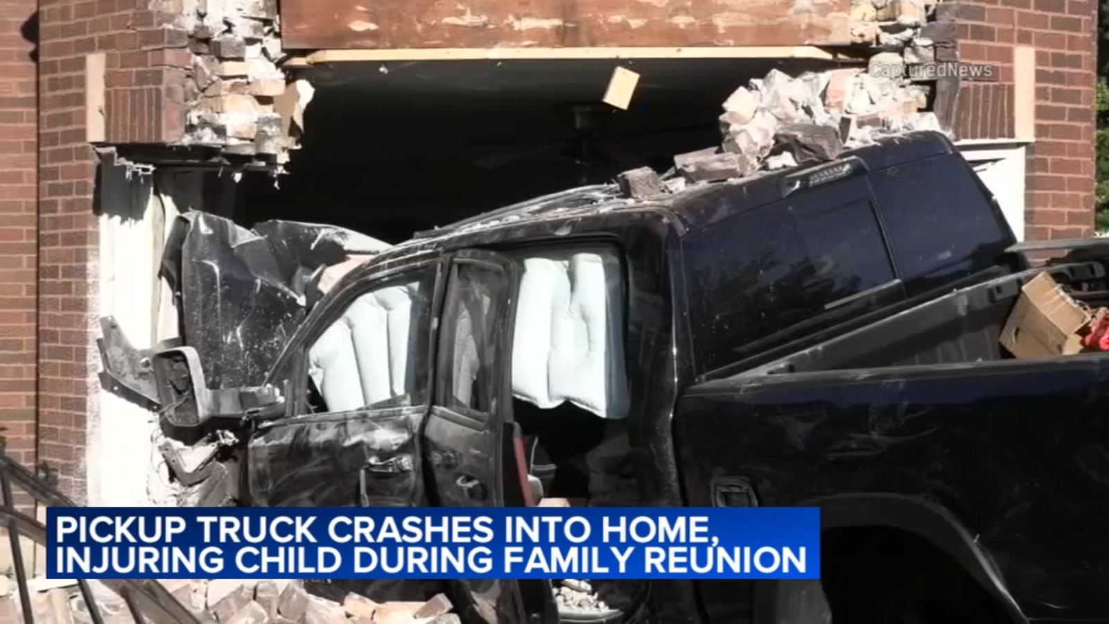 Dodge pickup truck crash into West Woodlawn, Chicago apartment building ...