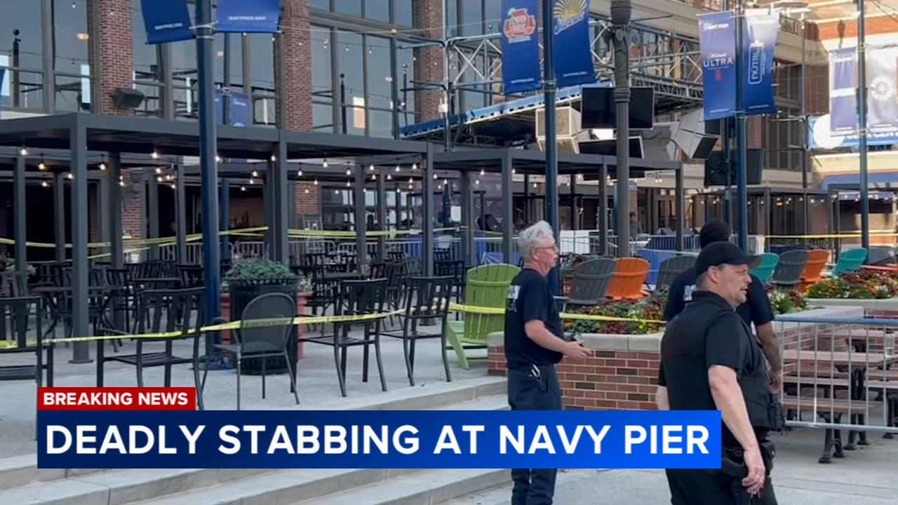 Man killed in stabbing at Navy Pier, suspect seriously wounded: CPD