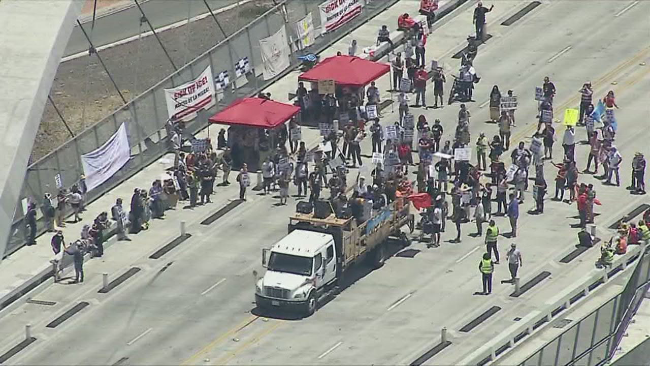 Video: Protesters shut down Sixth Street bridge in downtown LA