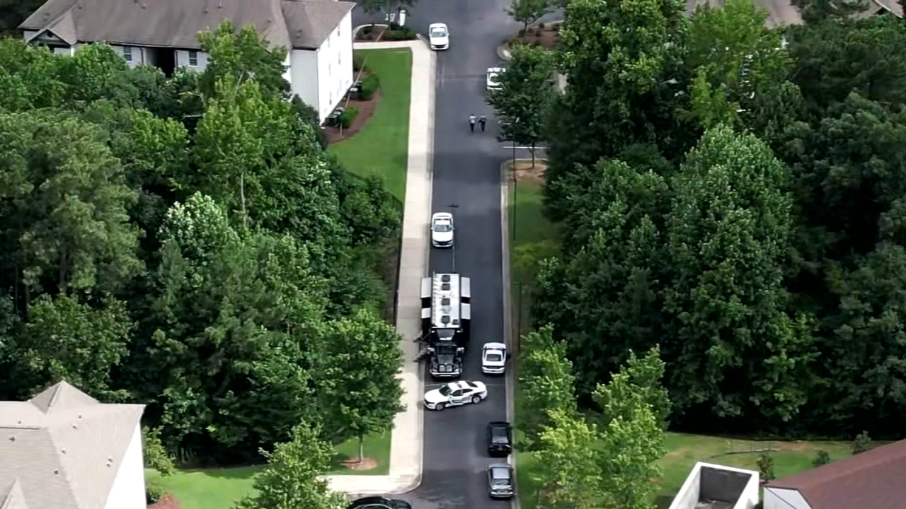 Durham police investigate fatal shooting at apartment complex