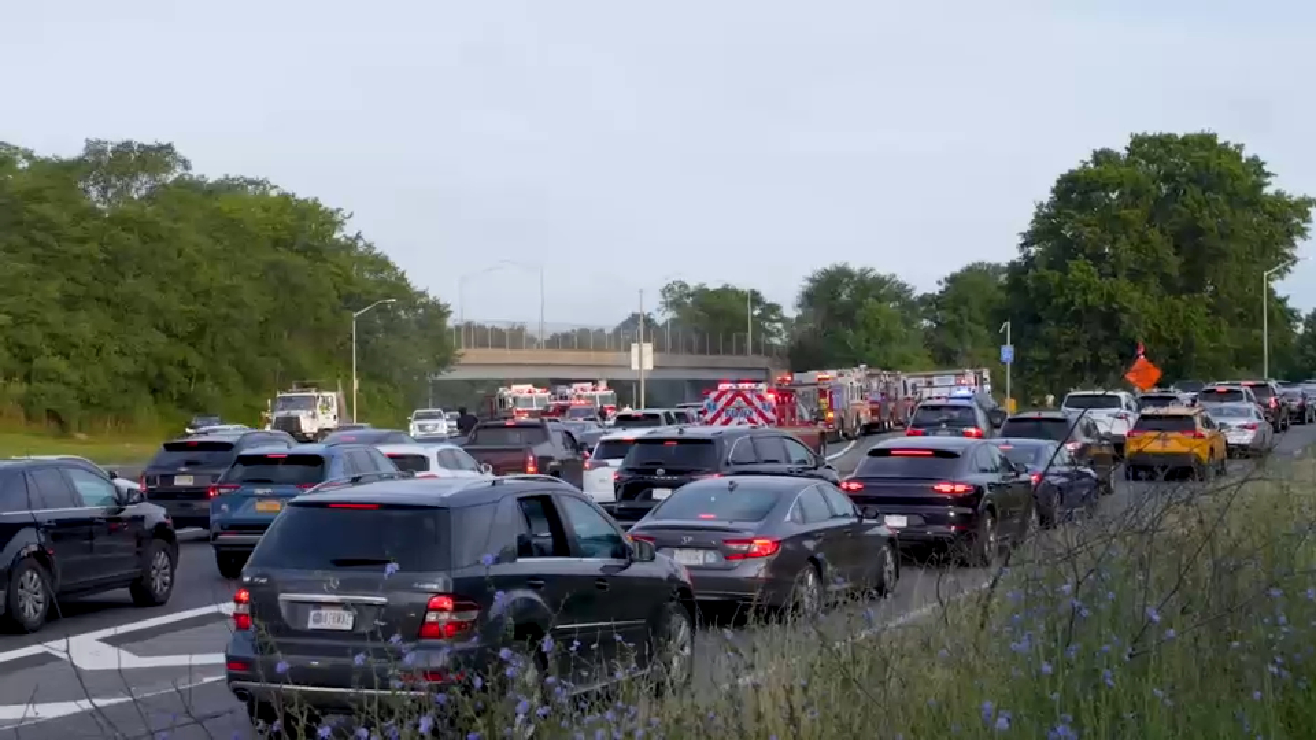 Belt Parkway crash and car fire leaves 6 injured, 3 in critical condition