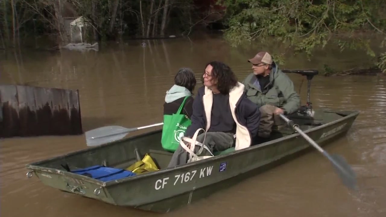 Guerneville residents band together as Russian River floods their town 