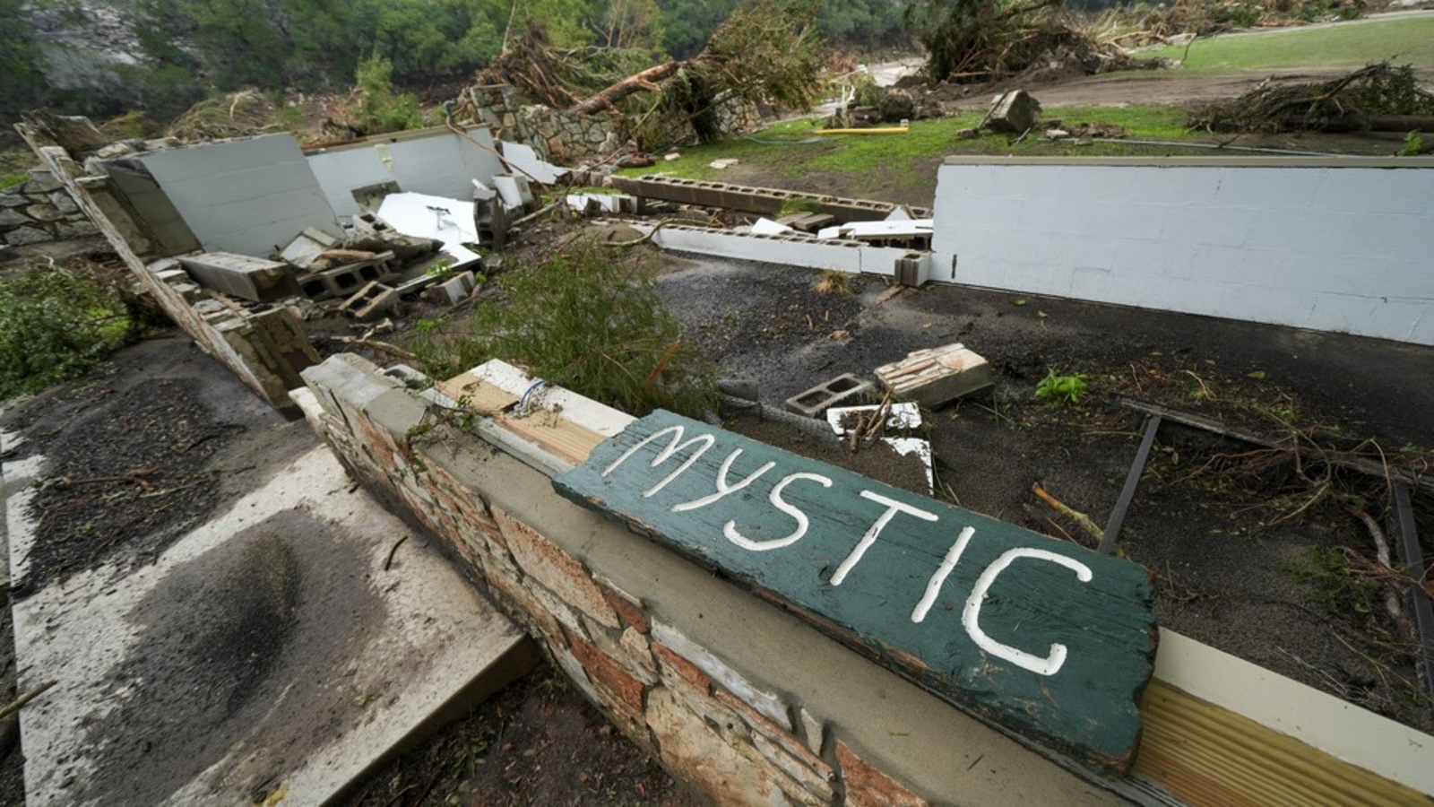 Girls camp grieves loss of 27 campers and counselors in Texas floods that killed over 100 people