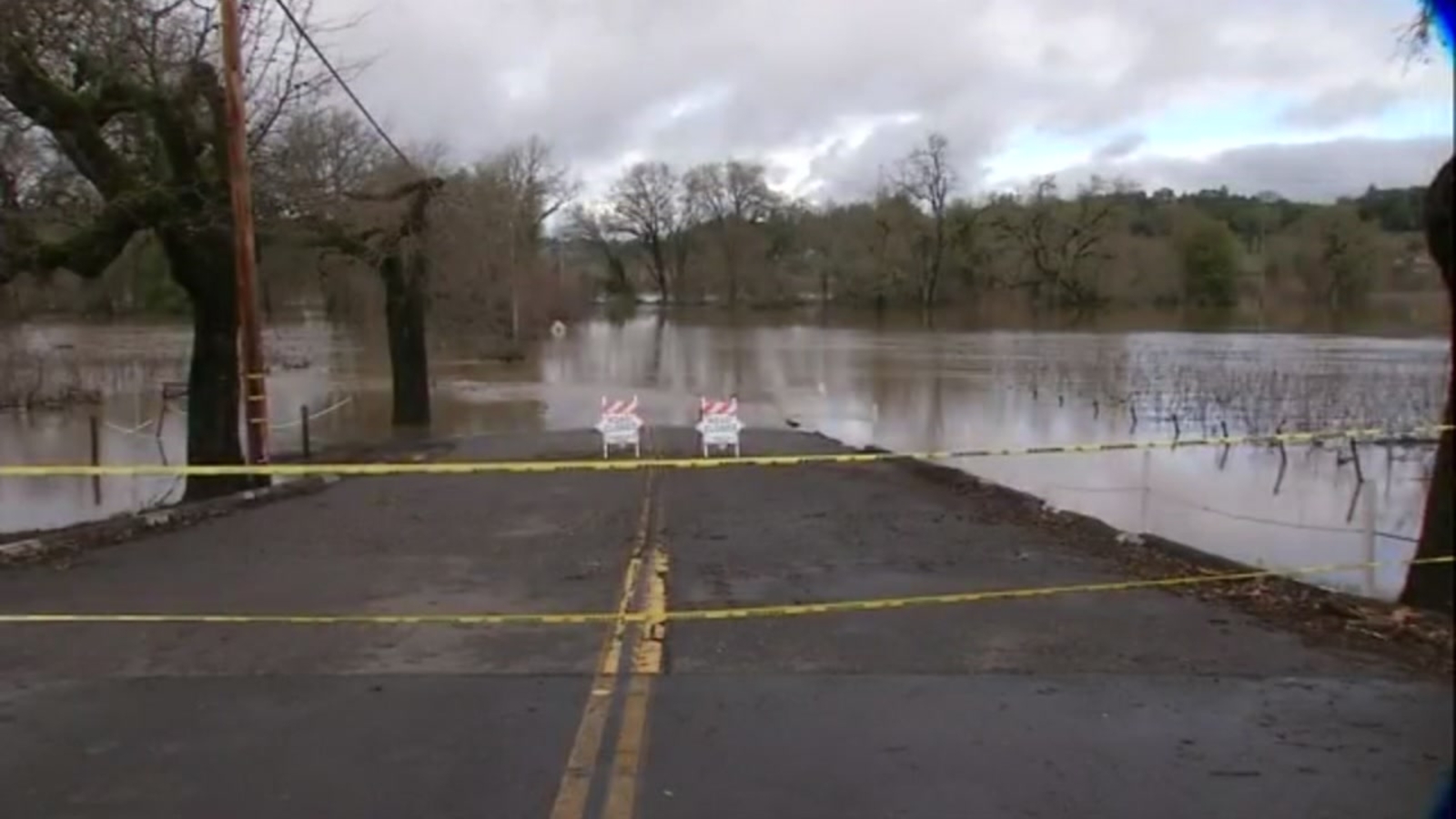 Russian River takes over Guerneville, residents clean up - ABC7 San ...